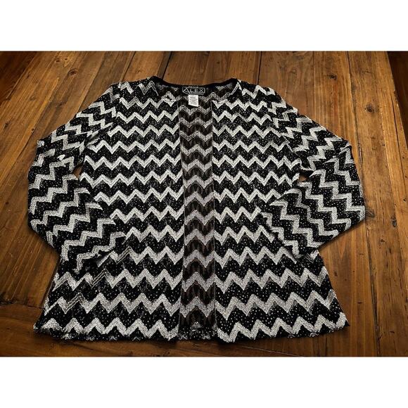 Alex Evenings Zigzag Black and White Blouse Set - Picture 12 of 16